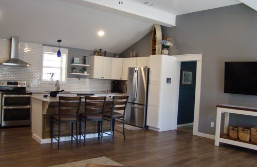 Eclectic House | Charming 2 bedroom home in Tallassee, Alabama near Lake Martin