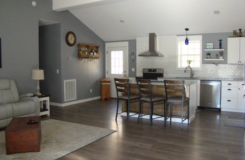 Eclectic House | Charming 2 bedroom home in Tallassee, Alabama near Lake Martin