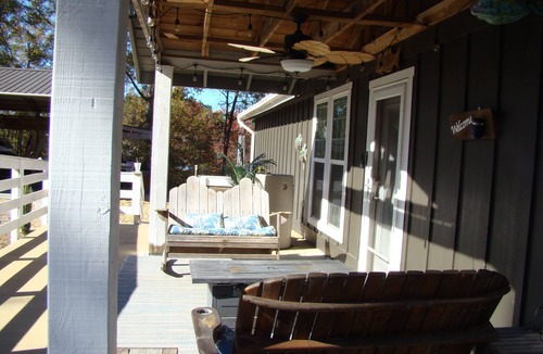 Eclectic House | Charming 2 bedroom home in Tallassee, Alabama near Lake Martin
