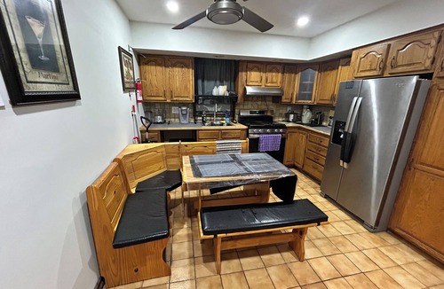 Bayonne House | Charming 2-bedroom house with WiFi, AC in Bayonne