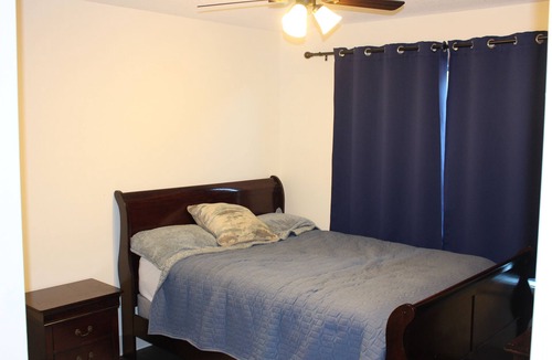 Ankeny House | Charming 2-bedroom house in serene Ankeny with fitness room, WiFi