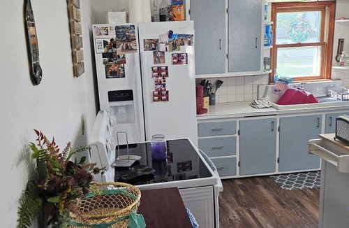 Balaton House | Charming 2-bedroom house w/WiFi, AC in Balaton near Marshall, MN, pet friendly