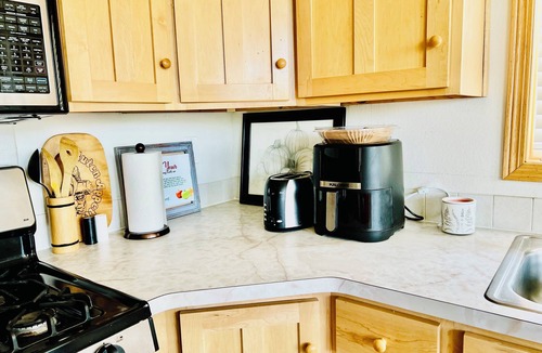 Burbank House | Charming 2-bedroom King+King bedroom house in near Ponca with WiFi, AC