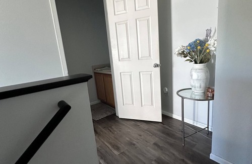 Altoona House | Charming 2-bedroom townhome with WiFi, AC and convenient location in Altoona .