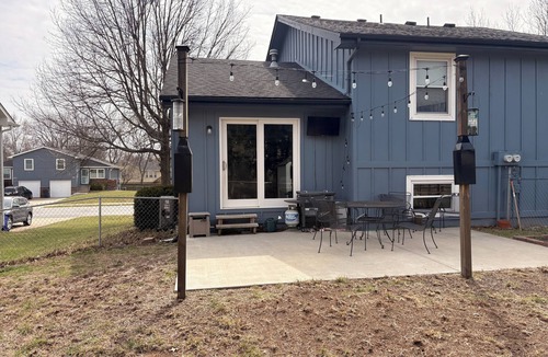 Olathe House | Charming 2-bedroom townhome with AC, minutes from I-35