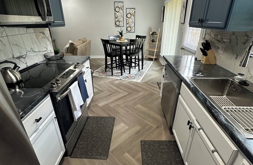 Fayetteville House | Charming 2-bedroom 2 bathroom villa in welcoming Fayetteville with AC, WiF
