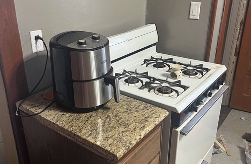 Grand Island House | Charming 2-bedroom house in Grand Island with AC