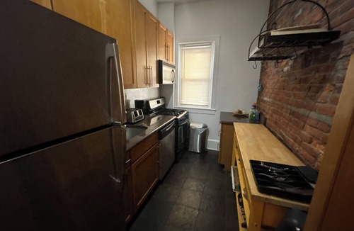 Rittenhouse Row Apartment | Charming 2-bedroom apartment with WiFi, AC in wonderful Philadelphia