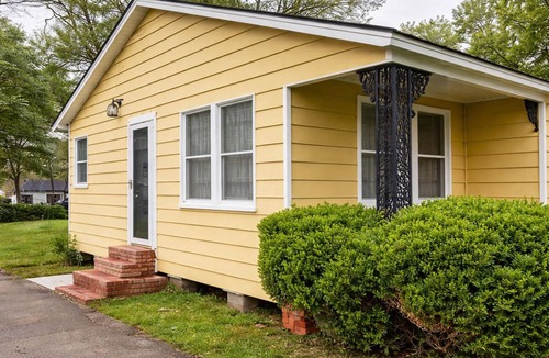 Beaumont House | Charming 2-bedroom with Extended Yard, delightful Beaumont