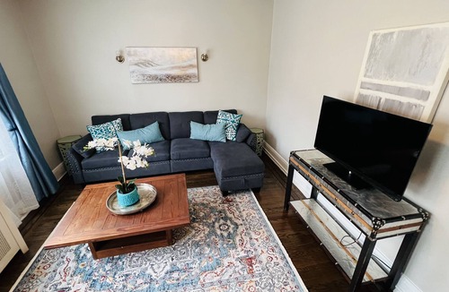 Baltimore Apartment | CHARMING 2beds, 1ba apartment
