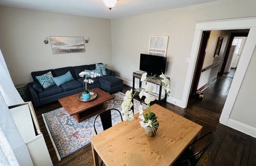 Baltimore Apartment | CHARMING 2beds, 1ba apartment