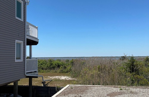 Dennisville Condo | Charming 3-bedroom condo across from the beach in Sea Isle City. Bay in back.