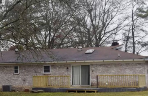 Broken Bow House | Charming 3-bedroom 2-full bathroom house in enchanting Broken Bow with WiFi, AC.