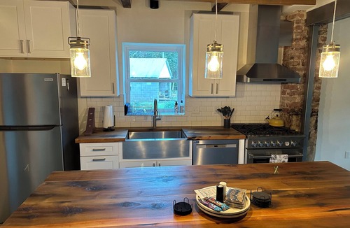 Free Union Other | Charming 3-bedroom farmhouse with AC and WiFi in Free Union