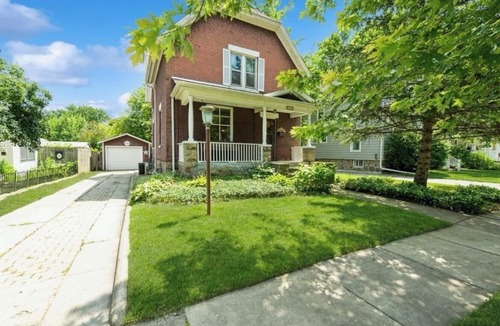 Woodstock House | Charming 3-bedroom house in cool Woodstock with AC, WiFi