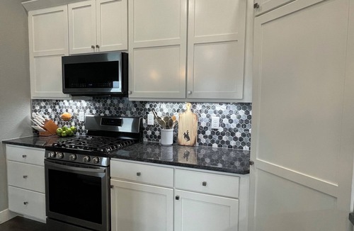 Ranchettes House | Charming 3-bedroom house in Cheyenne with WiFi, AC. Amazing views! Sleeps 8