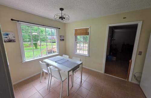 Columbia House | Charming 3-bedroom house with WiFi, AC in Columbia near Lake Murray