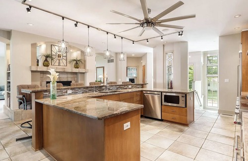 Rockford House | Charming 3-bedroom house with in home theater and gorgeous sunroom in Rockford.