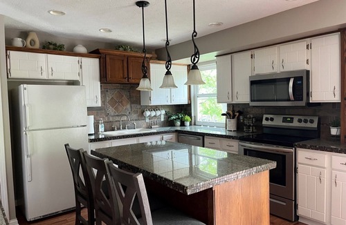 Millard House | Charming 3-bedroom house in Omaha