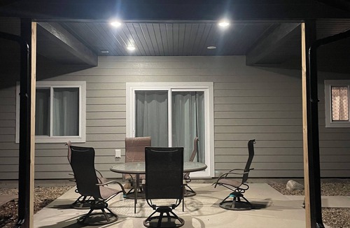 Pierre House | Charming 3-bedroom house with WiFi, AC minutes from Lake Oahe/3 stall garage