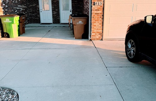 Grimes House | Charming 3-bedroom townhome in Grimes with WiFi and AC
