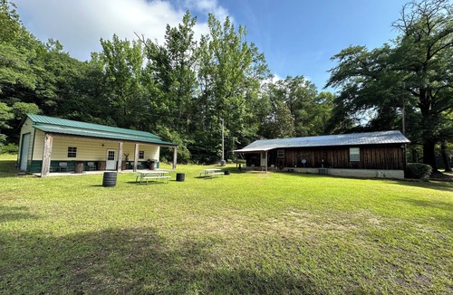 Autaugaville Cabin | Charming 3-bedroom cabin in Autaugaville with AC and Hangout Building