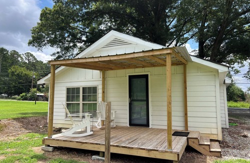 Cartersville House | Charming 3-bedroom house in quaint Cartersville.