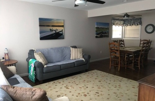 Long Branch House | Charming 3-bedroom house with WiFi, AC in delightful Long Branch