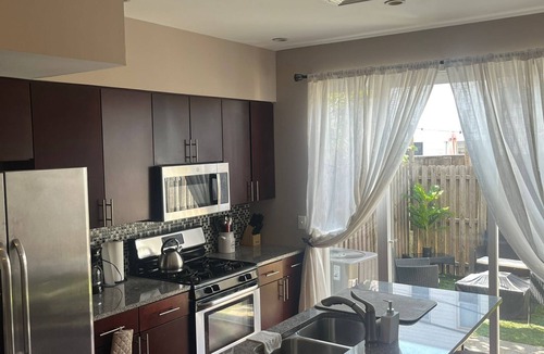 Newbold House | Charming 3-bedroom townhome with WiFi in Philadelphia