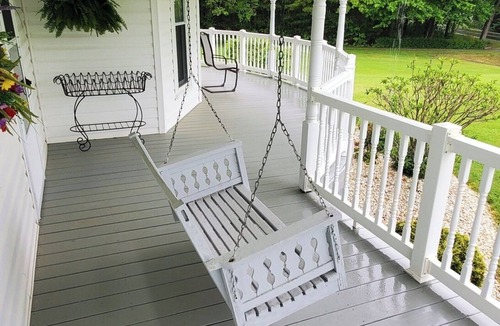 Piney Creek House | Charming 3 bedroom Farmhouse in beautiful Piney Creek