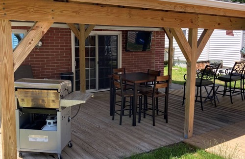 White Cloud Cottage | Charming 3-bedroom cottage with WiFi and AC in delightful White Cloud