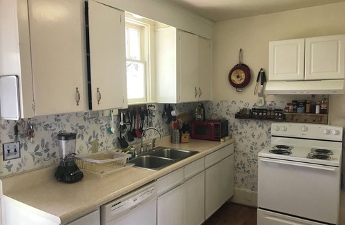 Vermillion House | Charming 3-bedroom victorian in downtown Vermillion