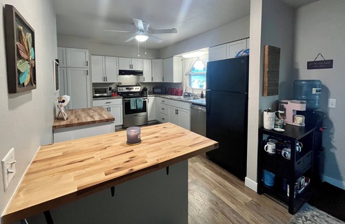 Janesville House | Charming 3-bedroom with Hot Tub