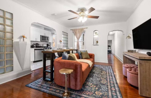 Hoboken Apartment | Charming 3BR Retreat w/Terrace – Mins to NYC