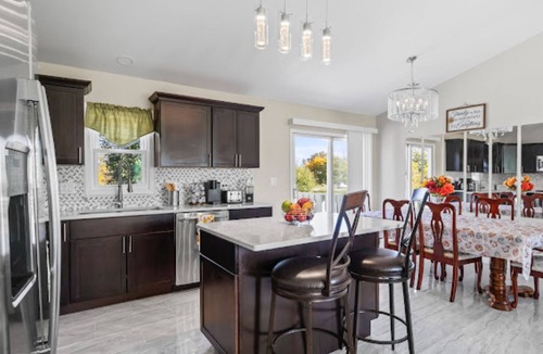 North Chicago House | Charming 4-bedroom house with WiFi and AC in peaceful North Chicago