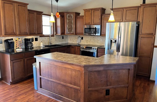 Kechi House | Charming 4-bedroom house with AC, WiFi. 10 mins to WSU