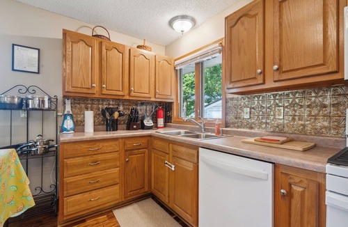 Marion House | Charming 4-bedroom house with High Speed WiFi in Marion