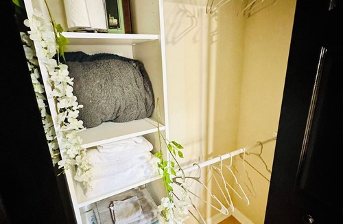 Highlandtown House | Charming 5 Star Private Room in Safe Neighborhood! MUST SEE!
