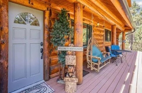 Colorado Springs Cabin | Charming 6-bedroom log cabin in Black Forest perfect for big groups