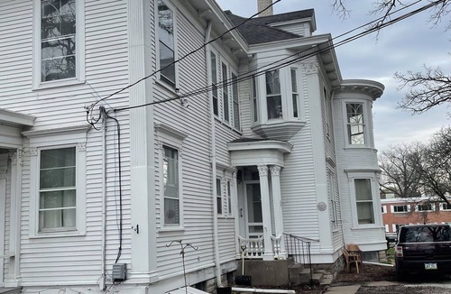 Davenport Apartment | Charming Apartment in Historic Mansion in Davenport.
