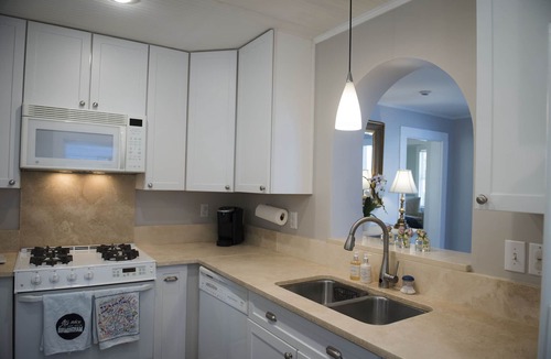 Forest Park House | Charming Avondale Bungalow