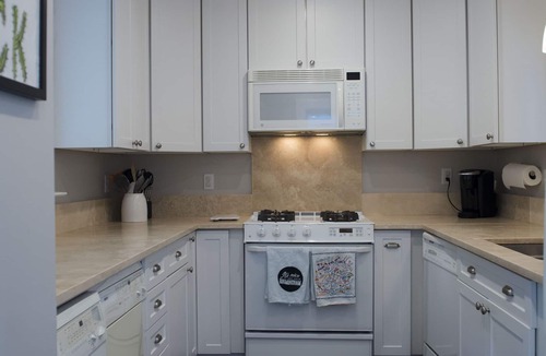 Forest Park House | Charming Avondale Bungalow