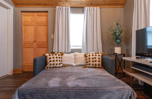 Benson House | Charming Benson Home - Sleeps 5 Hot Tub!