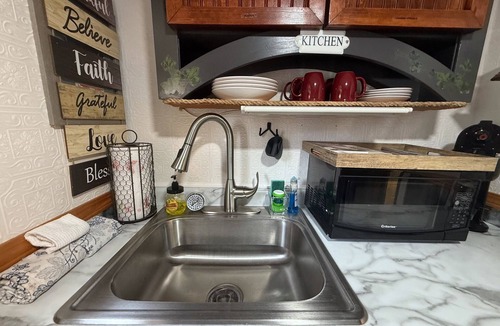 Hermosa Cabin | Charming Cabin with AC, heating, hot tub, at Painted Buffalo Resorts