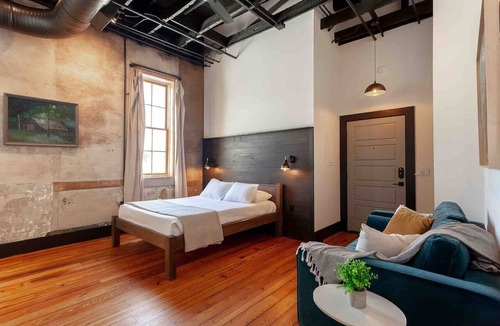 Heber Springs Apartment | Charming Downtown Loft Suite, Walkable, Kitchenette, Historic Character