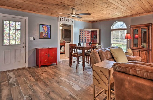 Summerville Cabin | Charming Escape w/ Fire Pit in Summerville!