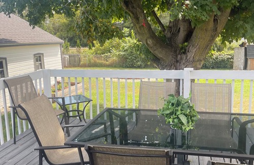 South Beloit House | Charming Family house sleeps 8, close to Roscoe, Rockford, Beloit, Janesville