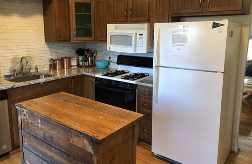 Severna Park House | Charming furnished rental for long term stays in Severna Park