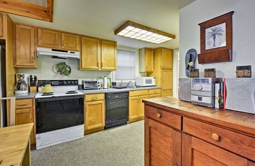 Surf City Cottage | Charming Garden Cottage - Surf City Ocean Block!
