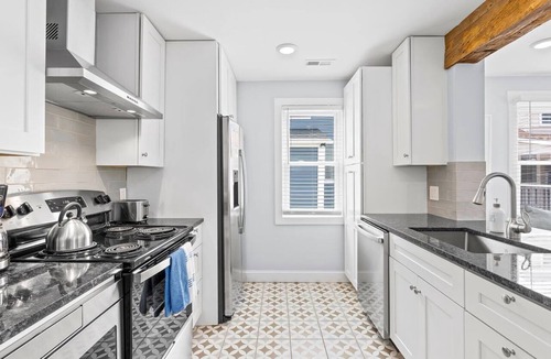 Gardens Apartment | Charming Garden District Escape! Walk to Beach